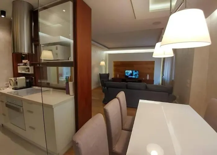 Apartament Center Lux 2 *